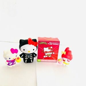 Hello Kitty Mini Figures Lot(4) 2 Are McDonald’s Minor Marks Sanrio